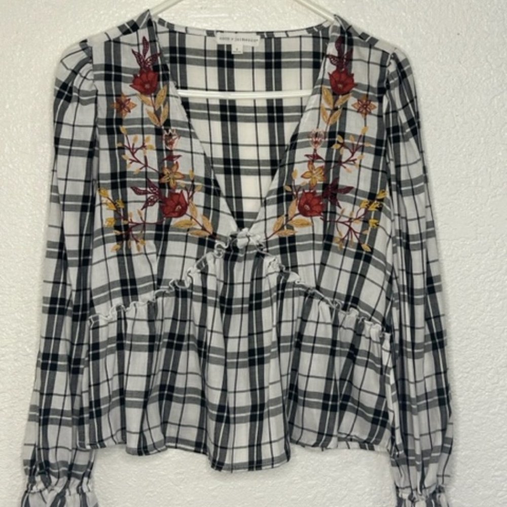 White-Black Checker board V-Neck long sleeves flower embroidery Top